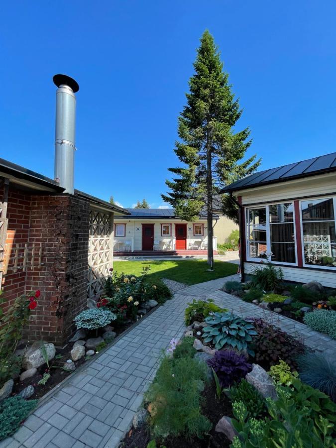 Aleksandri Guesthouse Pärnu Esterno foto
